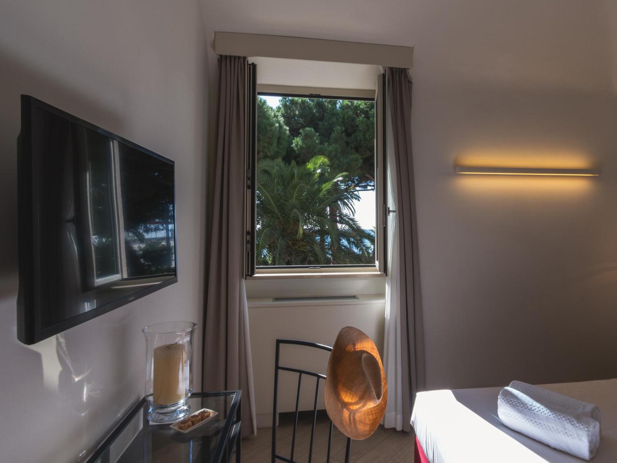 Hotel San Pietro Palace Finale Ligure Exterior foto