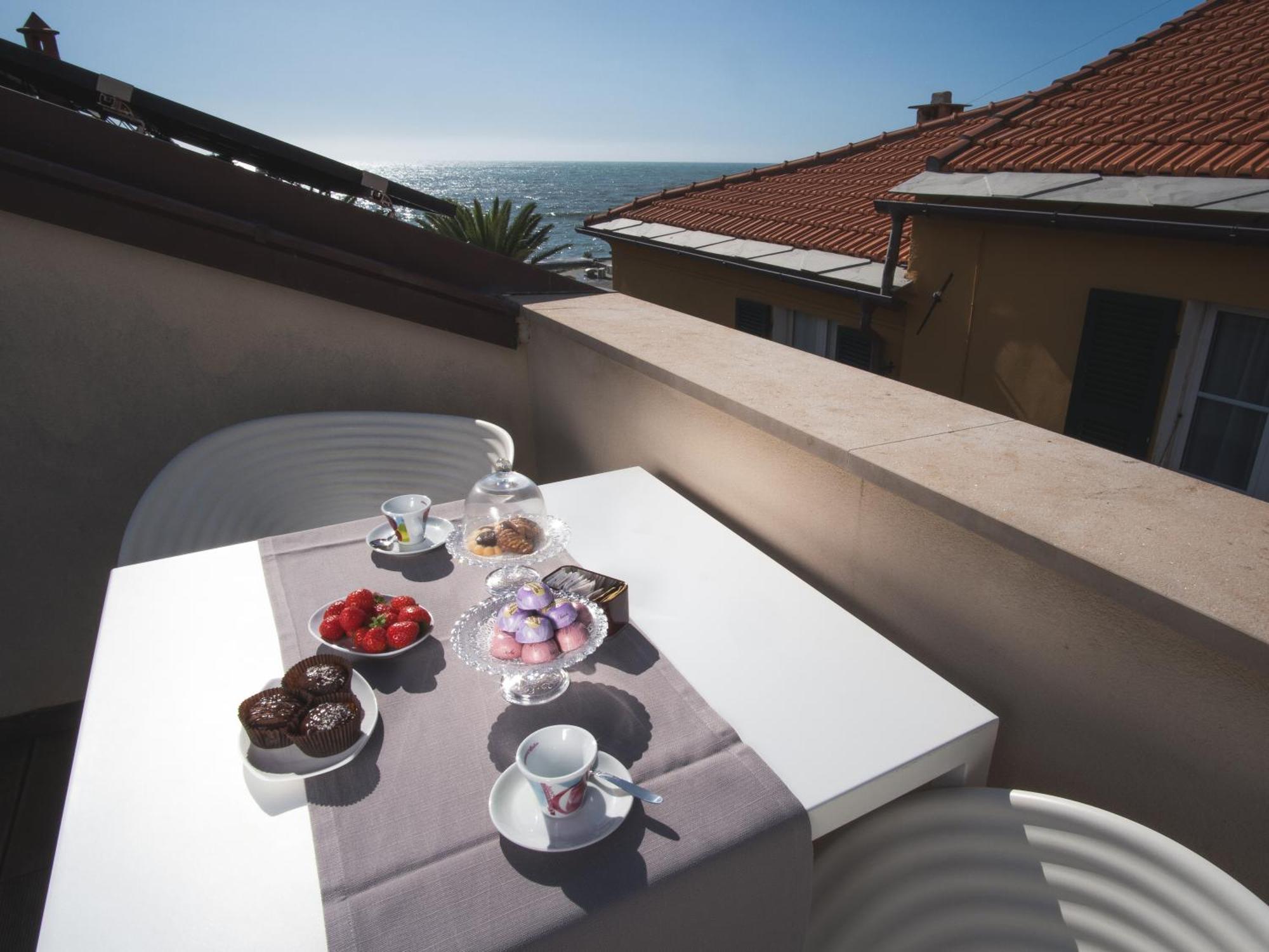 Hotel San Pietro Palace Finale Ligure Exterior foto
