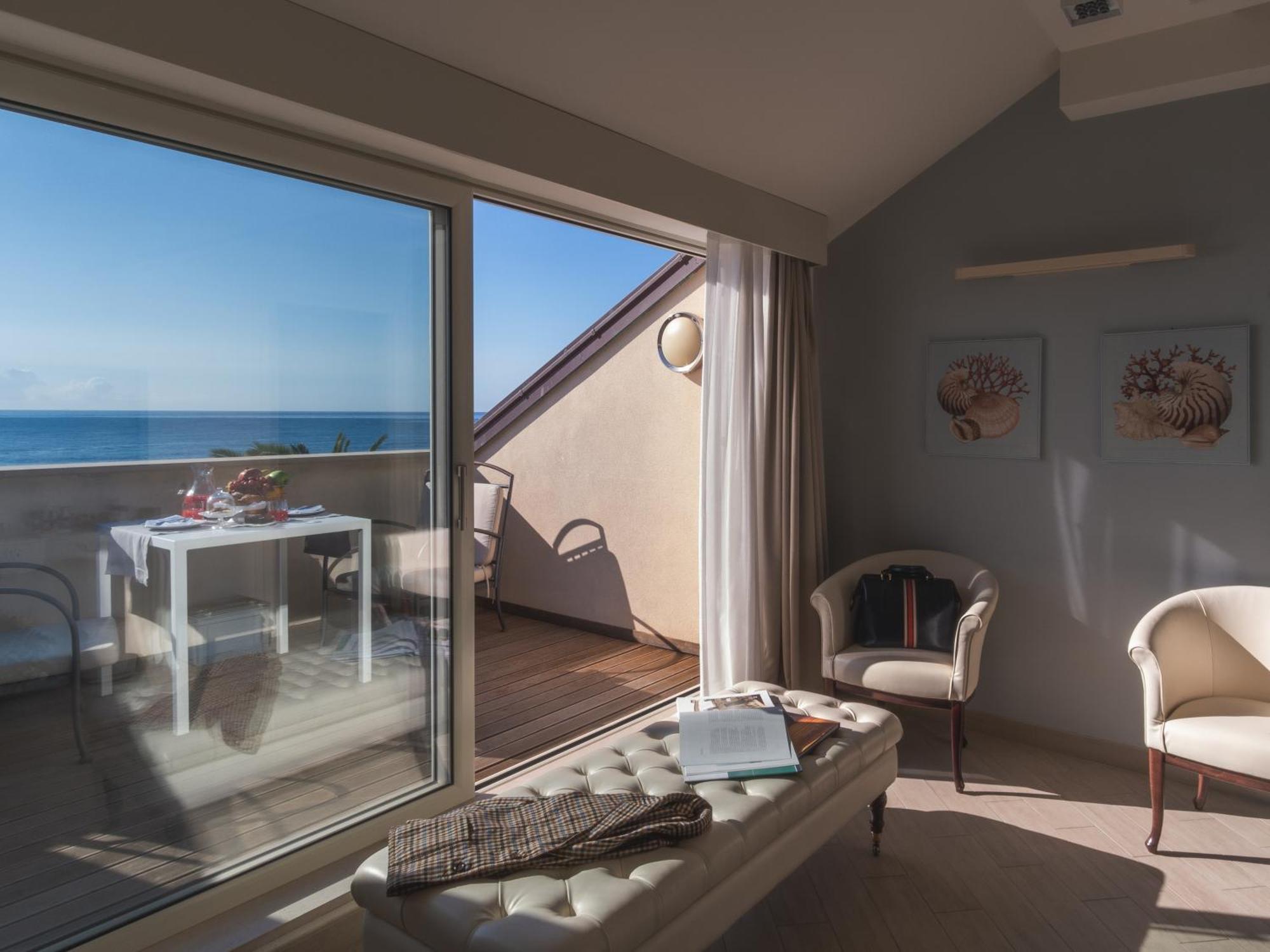Hotel San Pietro Palace Finale Ligure Exterior foto